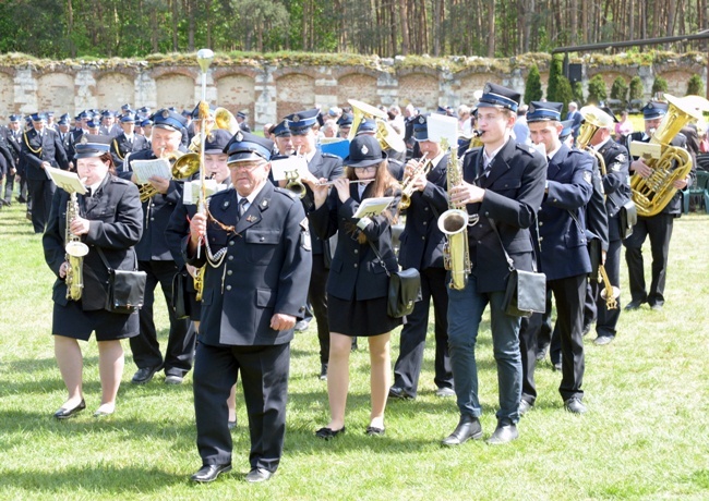 Pielgrzymka strażaków do Wysokiego Koła