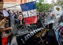 W Paryżu aresztowano prawie 200. zamaskowanych demonstrantów