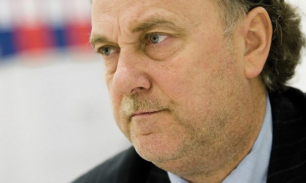 Prof. Krzysztof Selmaj jest neurologiem, specjalistą od stwardnienia rozsianego. Jego badania pozwoliły odkryć mechanizm tej choroby oraz wskazały kierunek nowych terapii i nowoczesnej diagnostyki. Za swe osiągnięcia już w 1994 r. został uhonorowany najważniejszą polską nagrodą naukową przyznawaną przez Fundację na rzecz Nauki Polskiej.