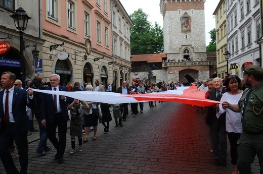 Bicie rekordu długości flagi narodowej Kraków 2018 - cz. 1