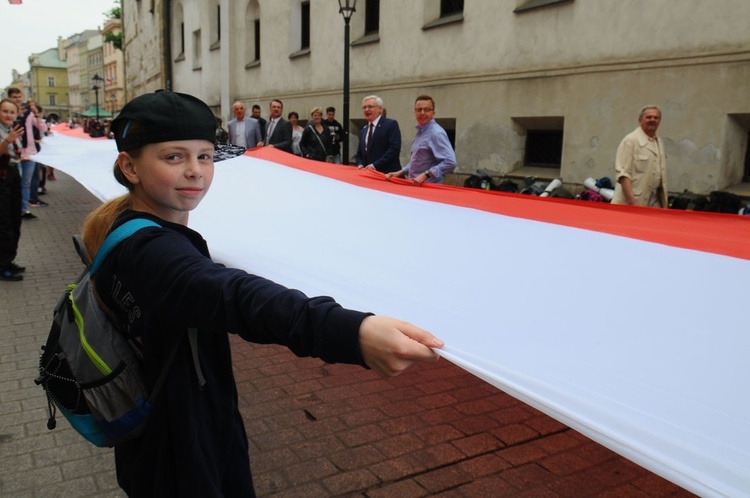 Bicie rekordu długości flagi narodowej Kraków 2018 - cz. 1