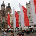 Bicie rekordu długości flagi narodowej Kraków 2018 - cz. 2