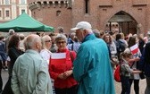 Bicie rekordu długości flagi narodowej Kraków 2018 - cz. 2