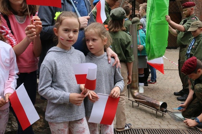 Bicie rekordu długości flagi narodowej Kraków 2018 - cz. 2