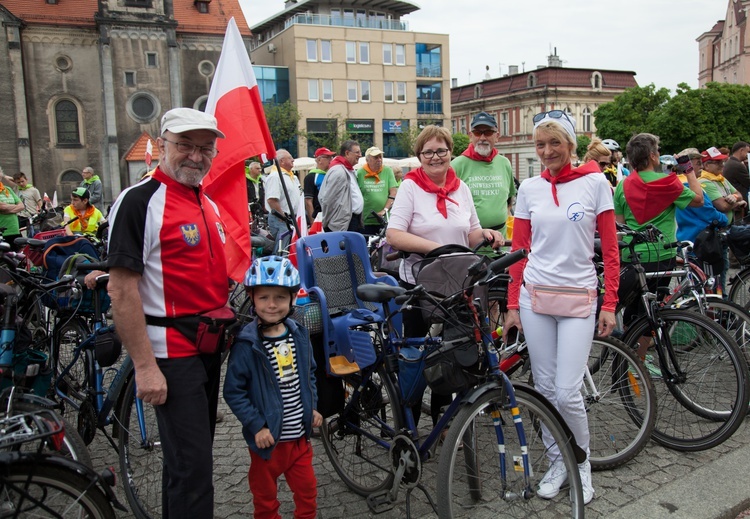 Nietypowo obchodzono Dzień Flagi w Tarnowskich Górach 