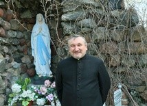 Ks. Andrzej Woch proboszcz z Księżomierzy mówi, że pożar był najtragiczniejszym zdarzeniem w dziejach parafii