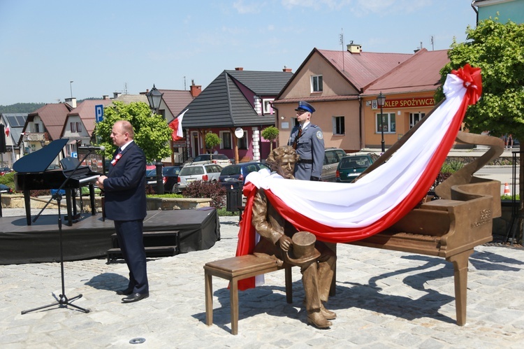 Pomnik Paderewskiego w Ciężkowicach