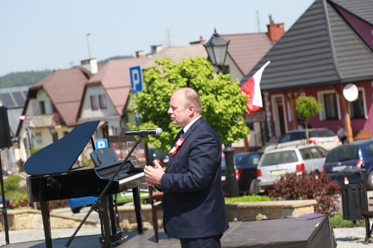 Pomnik Paderewskiego w Ciężkowicach