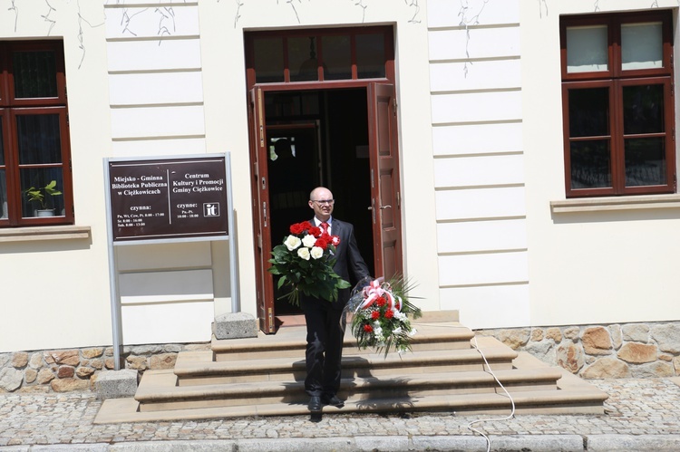 Pomnik Paderewskiego w Ciężkowicach