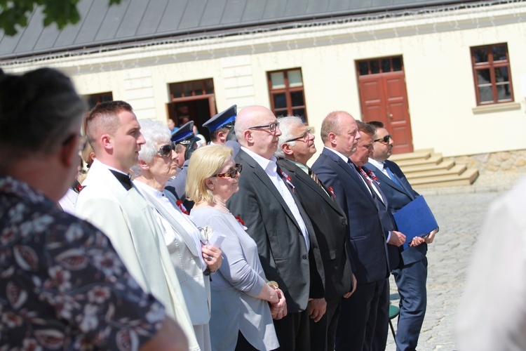 Pomnik Paderewskiego w Ciężkowicach