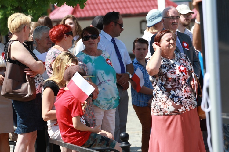 Pomnik Paderewskiego w Ciężkowicach