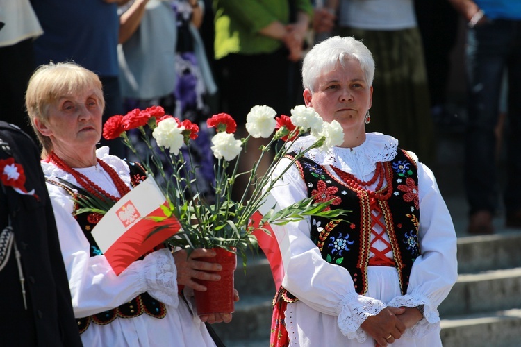 Pomnik Paderewskiego w Ciężkowicach