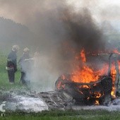 Symulacja pożaru samochodu przyciągnęła uwagę zebranych