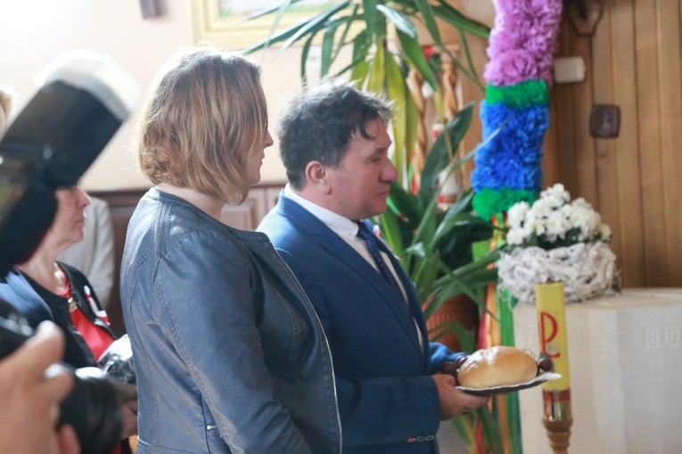 Sztandar dla szkoły w Żbikowicach