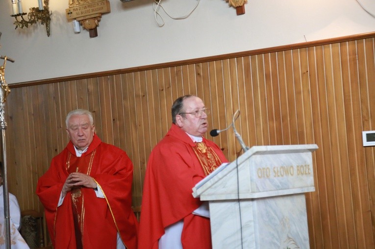 Sztandar dla szkoły w Żbikowicach