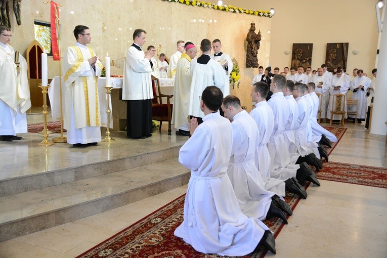 Święcenia diakonatu