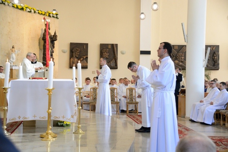 Święcenia diakonatu