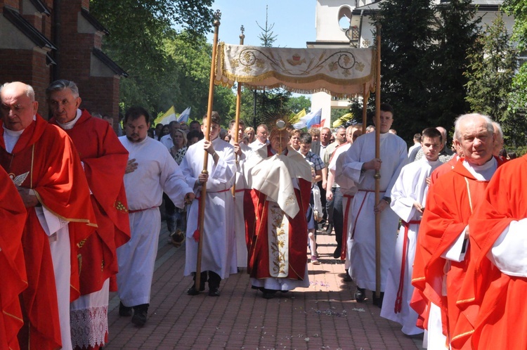 Pierwszy dzień wielkiego odpustu w Szczepanowie