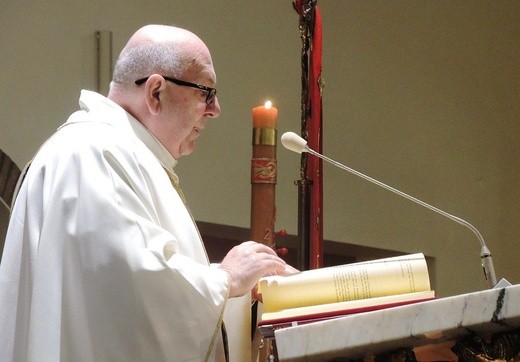 I Komunia Święta z bp. Piotrem Gregerem