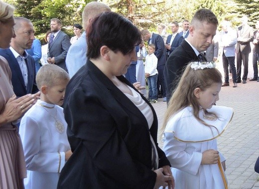 I Komunia Święta z bp. Piotrem Gregerem