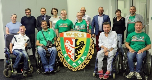 Niepełnosprawni kibice Śląska Wrocław chcą pobić rekord świata