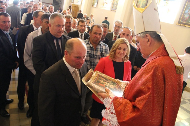 Bierzmowanie w Borzęcinie Dolnym 