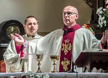 ▲	– Dziękuję wszystkim za obecność i proszę o dalszą modlitwę – mówił nowy biskup pomocniczy archidiecezji warmińskiej.