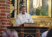 Spotkanie poprowadził ks. Marek Dziewiecki, ekspert z dziedziny psychologii oraz nauk o rodzinie, a także autor licznych książek i publikacji.