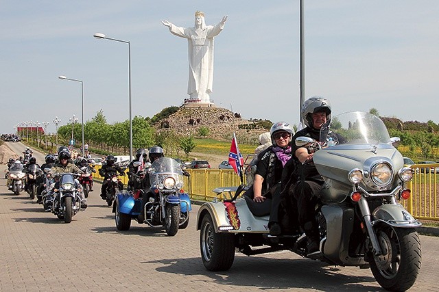 ▲	Motocykl to wspólna pasja pana Lesława i pani Danuty z Radwanic.