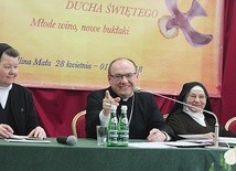 ▲	Trzeba żyć tu i teraz, w chwili obecnej – mówił prelegent.