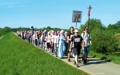 Pątnicy na szlaku.