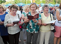 ▲	Na placu J. Piłsudskiego śpiewano przeboje ostatnich 80 lat.