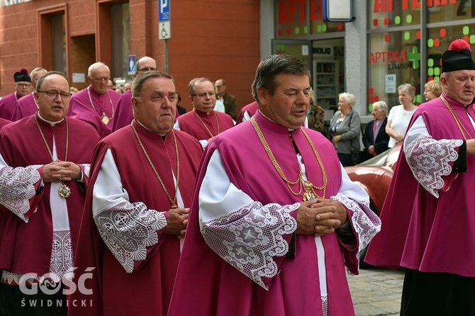 Odpust diecezjalny i 10. rocznica święceń bp. Adama Bałabucha