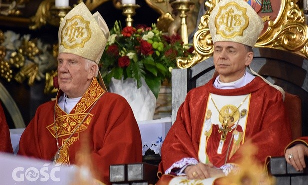 Od dziesięciu lat bp Adam towarzyszy w prowadzeniu diecezji bp. Ignacemu. Tym razem to on przewodniczył liturgii odpustowej.