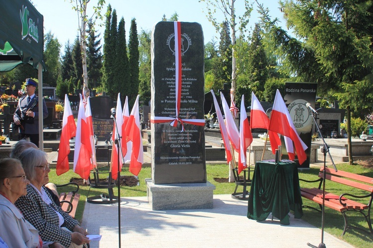 Odsłonięcie pomnika ponarskiego