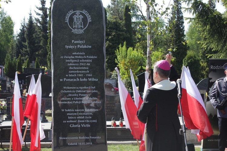 Odsłonięcie pomnika ponarskiego