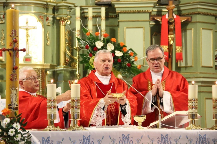 Bierzmowanie w Mikluszowicach