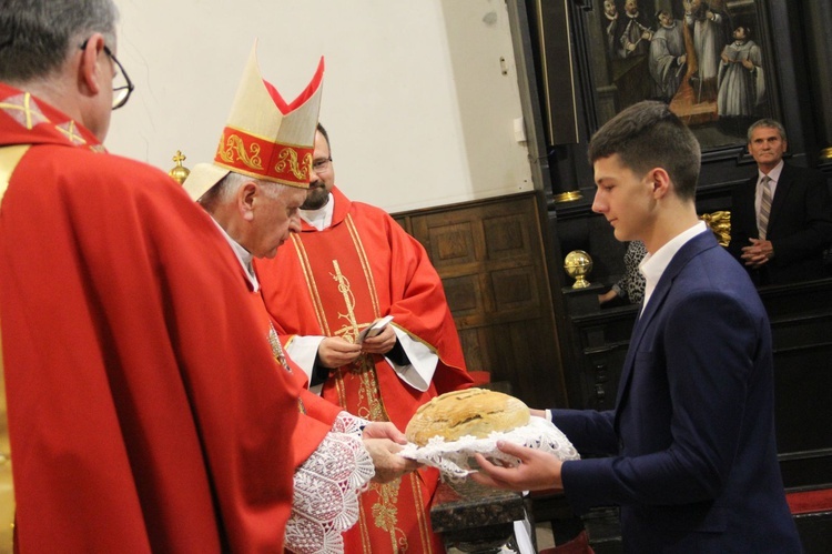 Bierzmowanie w bocheńskiej bazylice