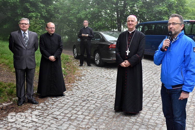 XIV Pielgrzymka Wałbrzyskiej Młodzieży na Chełmiec