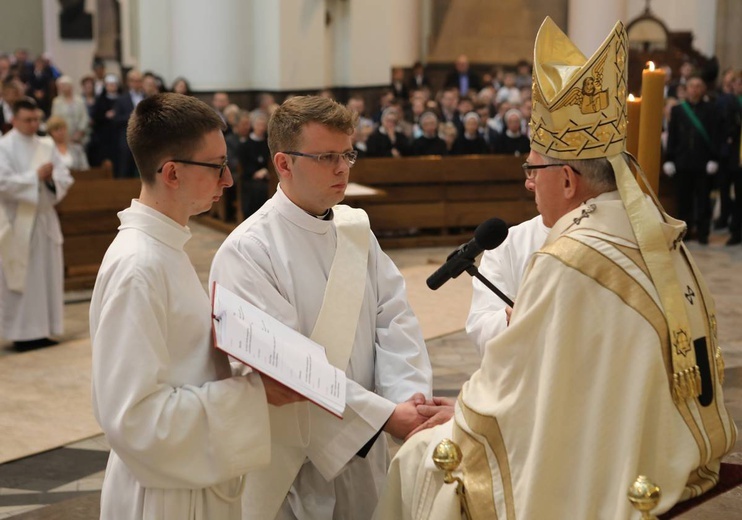 Święcenia kapłańskie w katowickiej katedrze cz.1