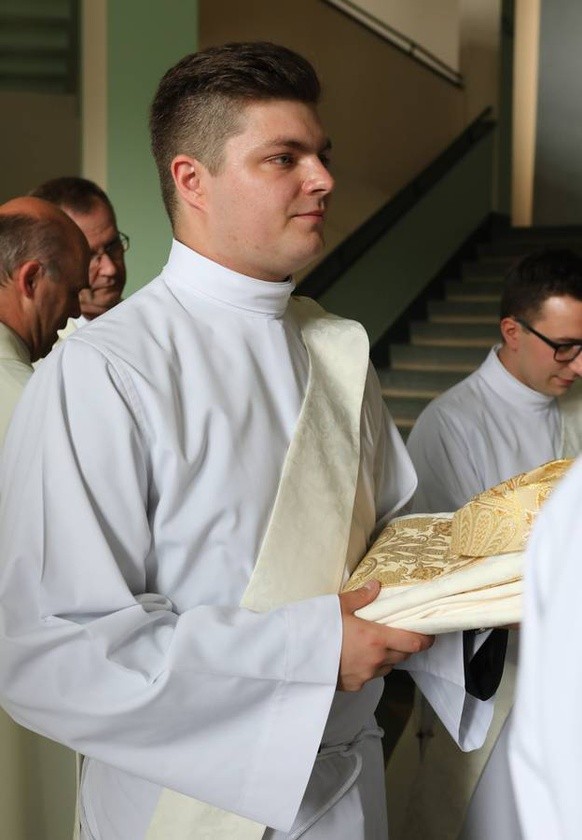 Święcenia kapłańskie w katowickiej katedrze cz.1