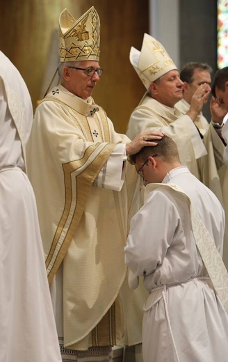 Święcenia kapłańskie w katowickiej katedrze cz.2