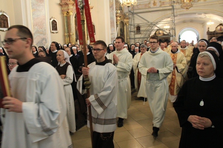 Pielgrzymka sióstr, braci i ojców zakonnych