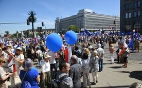 Ulicami Warszawy przeszedł "Marsz Wolności" PO, Nowoczesnej i KOD 