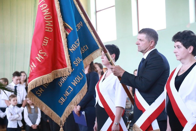 Sztandar św. Kingi w Książnicach