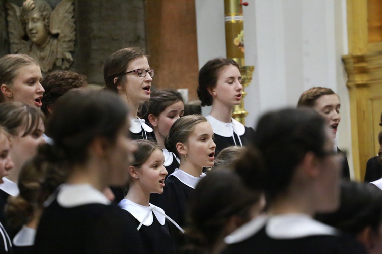 Puellae Orantees ze Schola Cantorum