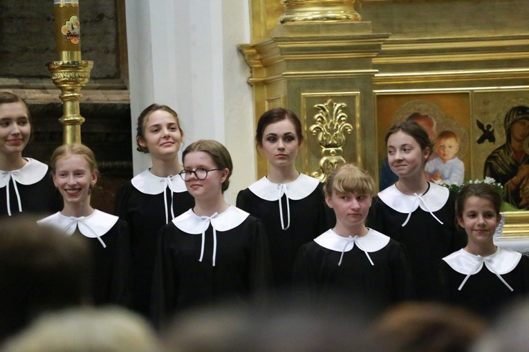 Puellae Orantees ze Schola Cantorum
