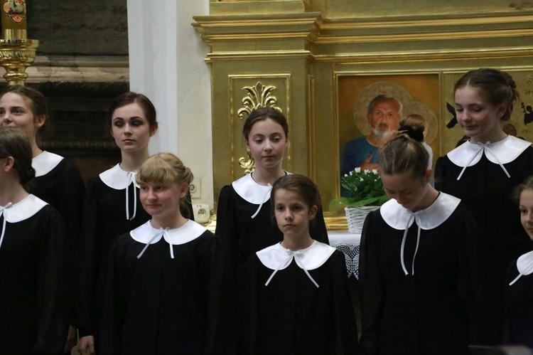 Puellae Orantees ze Schola Cantorum