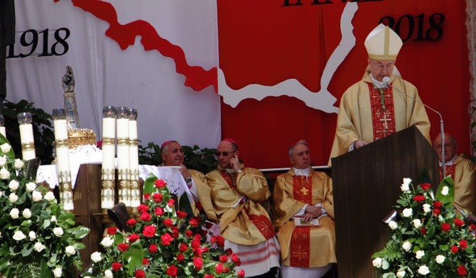 Demokracja opiera się na godności człowieka