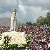 Fatima: 300 tys. wiernych na Mszy w 101. rocznicę objawień